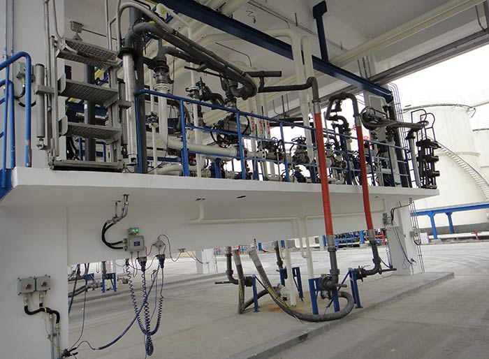 液下裝卸車(chē)鶴管圖 液下裝卸車(chē)鶴管圖